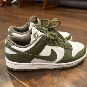 olive green dunks size WOMENS 7
